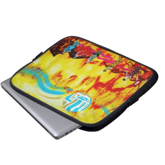 Ladys in einer surrealistischen Landschaft Laptopschutzhülle (Vorne Knopf)