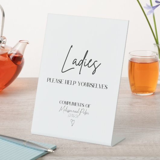 Ladys Modern Wedding Bad Basket Zeichen Sockelschild (In Situ)