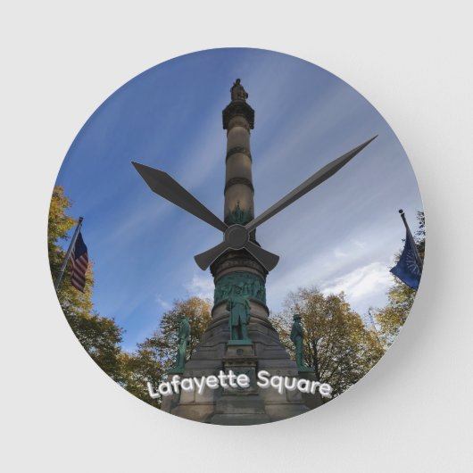 Lafayette Square Wall Clock Runde Wanduhr (Vorderseite)