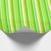 Lagen, feine Streifen - kalk grün und weiß Geschenkpapier (Ecke)