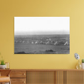 Lager der 7. Kavallerie in Pine Ridge Leinwanddruck (Insitu (Wohnzimmer))