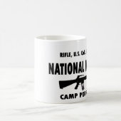 Lager-Perry-Staatsangehöriger bringt M16 zusammen Kaffeetasse (Mittel)