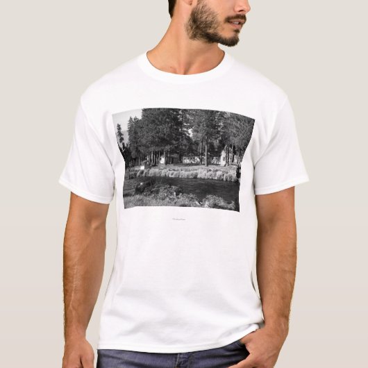 Lager Sherman, Oregon-Ansicht von Rogers-Kabinen T-Shirt (Vorderseite)