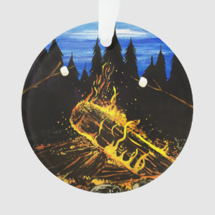 Lagerfeuer unter dem twilight-Himmel mit gemütlich Ornament