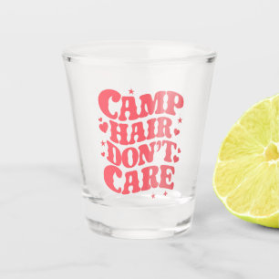 Lagerfrisur, egal, Sommer-Camping-Mädchen Groovy Schnapsglas