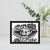 Laghing Skeleton Woman Postkarte (Stehend Vorderseite)