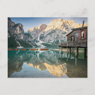 Lago di Braies in den Dolomiten in Italien Postkarte