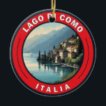 Lago di Como Italien Abzeichen Keramik Ornament<br><div class="desc">Comer See Vektorkunst Design. Der Comer See,  in der Lombardei Norditaliens,  ist ein hochklassiges Erholungsgebiet,  bekannt für seine dramatische Landschaft,  Set an den Ausläufern der Alpen.</div>