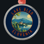 Lago Maggiore - Slowenien Vintage Ornament Aus Metall<br><div class="desc">Lake Bled Vektorgrafik Design. Der Bled-See ist ein See in den Julischen Alpen der Oberkarninolen Region im Nordwesten Sloweniens,  wo er an die Stadt Bled angrenzt.</div>