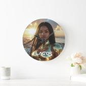 LAGOS - NIGERIA - SUPERHELD GROßE WANDUHR (Zuhause)