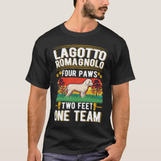 Lagotto Romagnolo vier Pfoten zwei Füße ein Team T-Shirt