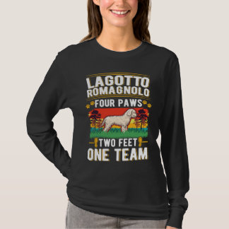 Lagotto Romagnolo vier Pfoten zwei Füße ein Team T-Shirt