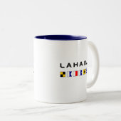Lahaina Maui Nautical Maritime Signal Flags Zweifarbige Tasse (VorderseiteRechts)