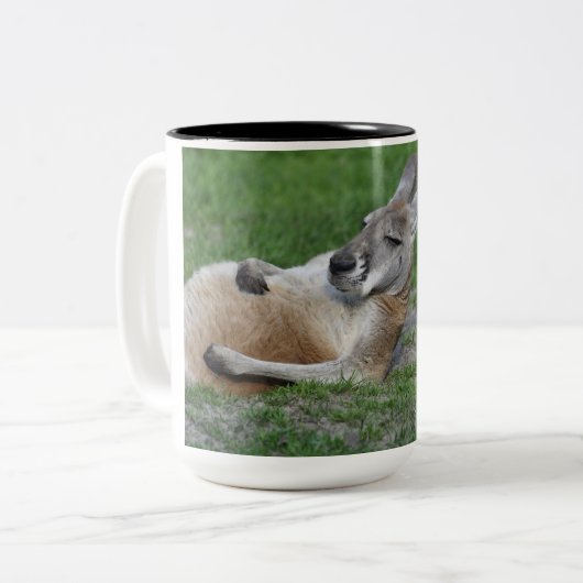Laid-back Kangaroo Zweifarbige Tasse (Vorderseite Links)