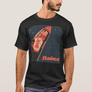 Laika Weltraumhund über sowjetisches Raumschiff T-Shirt