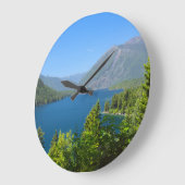 Lake Cushman in Summer Clock Große Wanduhr (Winkel)