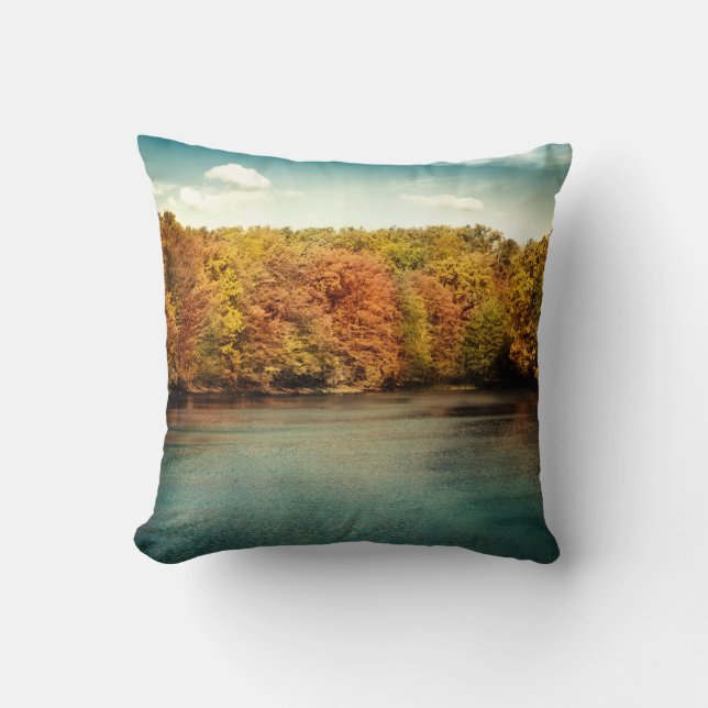 Lake Forest Trees Water Throw Couch Kissen (Vorderseite)