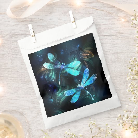 Lake Glows Dragonflies Geschenktütchen (Ausgeschnitten)