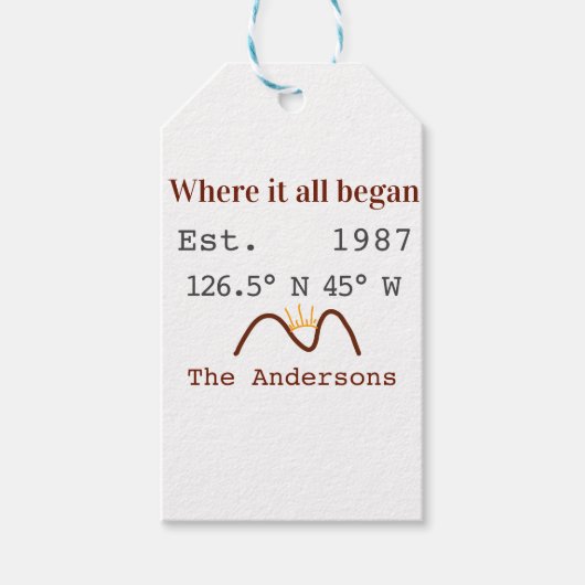 Lake house ets. Date year custom coordinates brown Geschenkanhänger (Vorderseite)