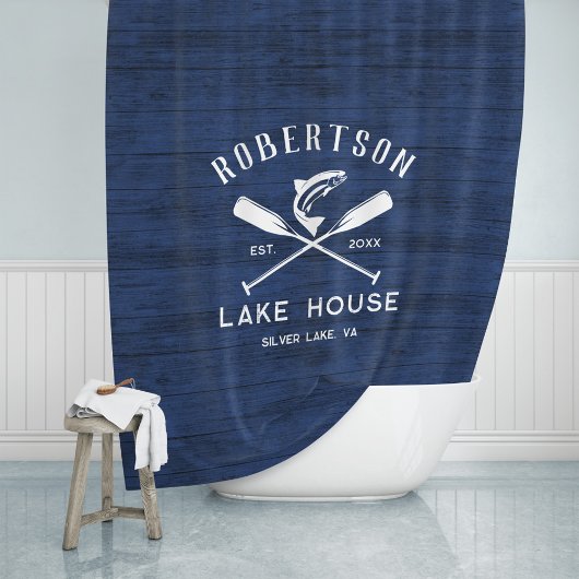 Lake House Familienname Rustic Blue Wood Duschvorhang