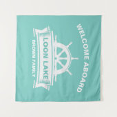 Lake House Vacation Family Wandteppich (Vorderseite (Horizontal))