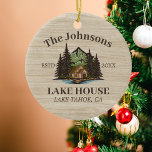 Lake House Wood Themed Family Name Personalisiert Keramik Ornament<br><div class="desc">Ideal für Ansammlungen, Wiedersehen oder Ihren Seeufer, ist dieses Produkt mit einer charmanten rustikalen Holzveredlung konzipiert. Es zeigt eine wunderschön gestaltete Bergkulisse am See mit einer Hütte, personalisiert mit Ihrem Familiennamen, dem etablierten Jahr und weiteren Details, die Sie bevorzugen. Eine ausgezeichnete Wahl für ein nachdenkliches Geschenk, besonders geeignet für Jungvermählte....</div>