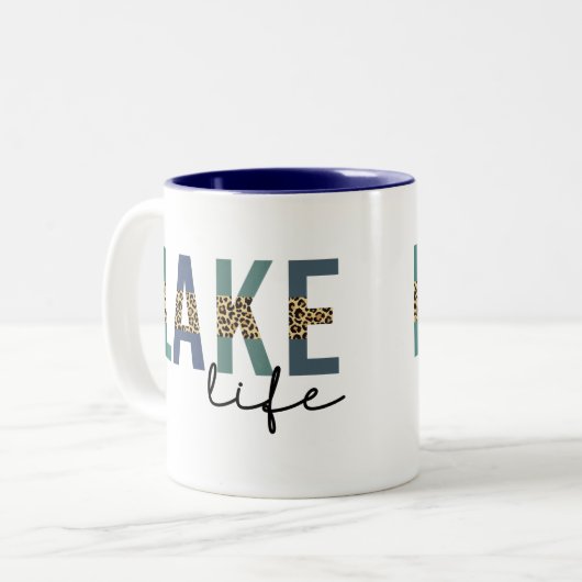 Lake Life Cheetah Print Typografy Zweifarbige Tasse (Vorderseite Links)
