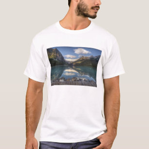 Lake Louise bei Sonnenaufgang, Banff-Nationalpark, T-Shirt