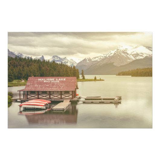 Lake Maligne Boathouse Fotodruck (Vorne)