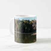 Lake Reflection Orange Herbstlaubs & Blue Skies Kaffeetasse (Vorderseite Links)