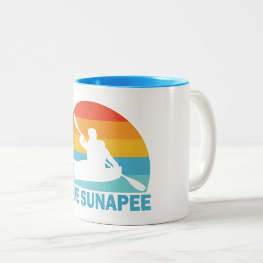 Lake Sunapee New Hampshire Kayak Zweifarbige Tasse (VorderseiteRechts)