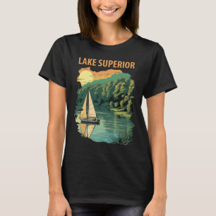 Lake Superior Segelboot Wald Retro Reise T-Shirt