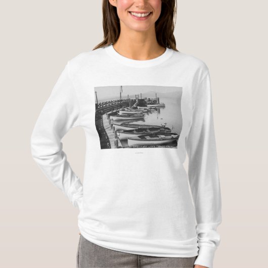 Lake Tahoe, CA - hölzerne Boote entlang Dock-Foto T-Shirt (Vorderseite)