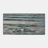 Lake Water fotografisch anpassbare Blue Beige Schreibtischunterlage (Vorderseite)