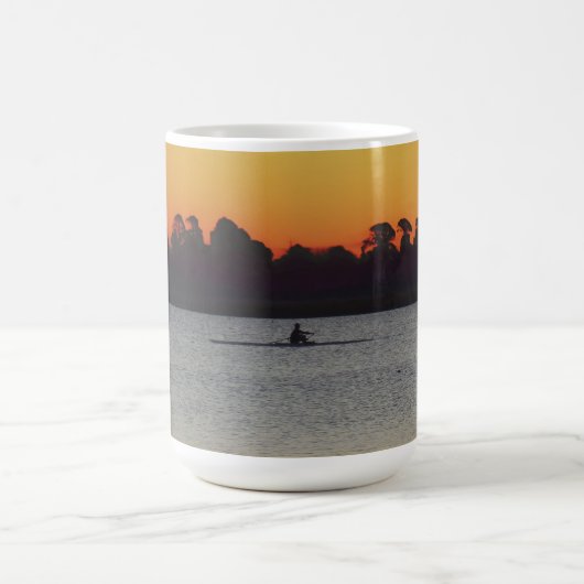 Lake Wendouree Ruhe vor Einbruch der Nacht Kaffeetasse (Mittel)
