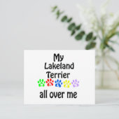 Lakeland Terrier Walks Design Postkarte (Stehend Vorderseite)