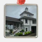 Lakeside Chautauqua Pool House Ornament Aus Metall (Vorne)
