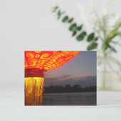 Lakeside Lantern Postkarte (Stehend Vorderseite)
