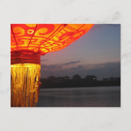 Lakeside Lantern Postkarte (Vorderseite)