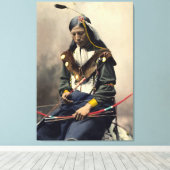 Lakota Chief Bone-Necklace Oglala Leinwanddruck (Insitu (Holzboden))