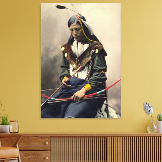 Lakota Chief Bone-Necklace Oglala Leinwanddruck (Insitu (Wohnzimmer))