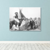 Lakota Frauen mit Säuglingen und Mann am Pferd Leinwanddruck (Insitu (Holzboden))