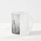 Lakota Leader sitzt Bull Native Amerikanische Urei Mattglastasse (VorderseiteRechts)