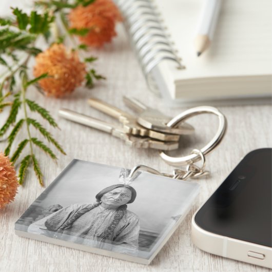 Lakota Leader sitzt Bull Native Amerikanische Urei Schlüsselanhänger (Vorderseite rechts)