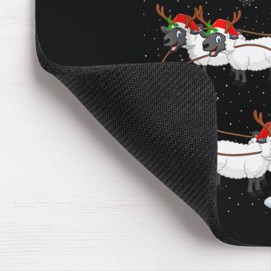 Lambs Sheep Santa Sleigh Flying Funny Magical Chri Mousepad (Ecke)