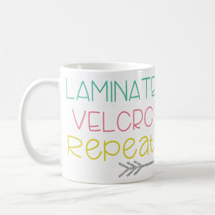 Laminat. Flausch. Wiederholung. Tasse