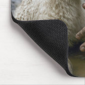 Lamm wird von einem Hirten gerettet Mousepad (Ecke)