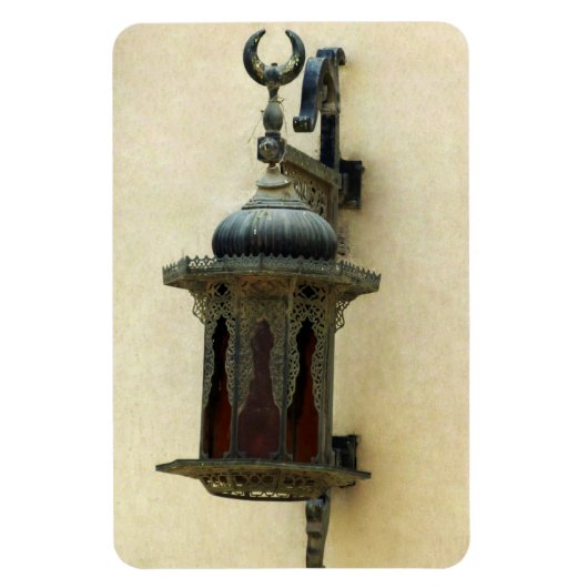 Lampe an der Wand einer arabischen Moschee Magnet (Vertikal)