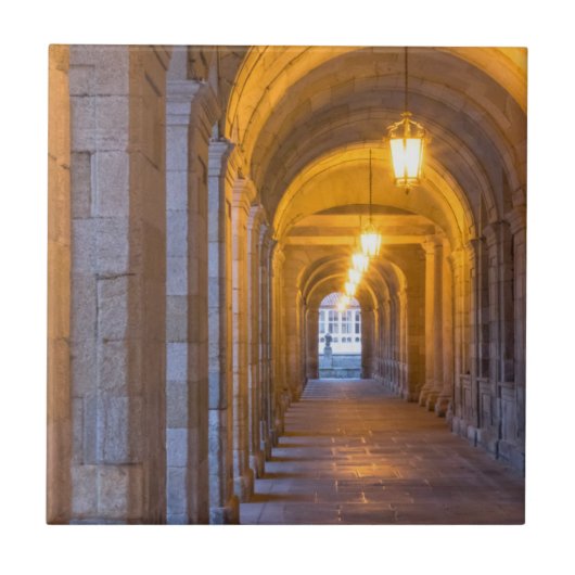 Lampenbeleuchtete Steinhalle Fliese (Vorderseite)