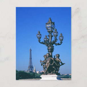 Lampenpost auf Pont Alexandre III Brücke und Postkarte